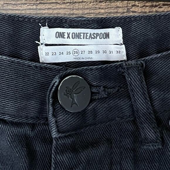 One Teaspoon Junk Yard Mini Skirt Low Waist Cut Off Hem Black Denim Size 26 - Picture 3 of 9